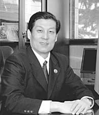 履行法律监督职能提供坚实保障——访十七大代表、北京市人民检察院检察长慕平